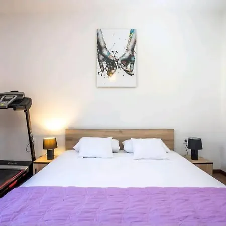 Dawn- Cozy With Private Pool Near Omis Apartamento Gata