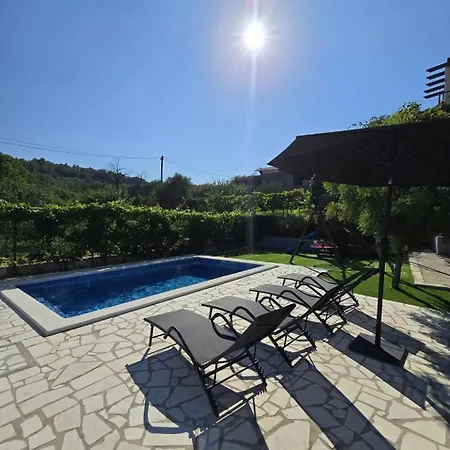 Dawn- Cozy With Private Pool Near Omis *