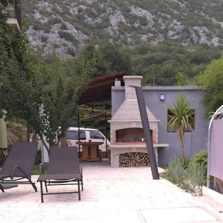Dawn- Cozy With Private Pool Near Omis Apartment