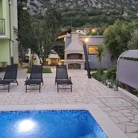 Dawn- Cozy With Private Pool Near Omis Apartment Gata
