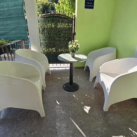 Apartment Dawn- Cozy With Private Pool Near Omis Gata