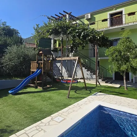 Dawn- Cozy With Private Pool Near Omis Gata